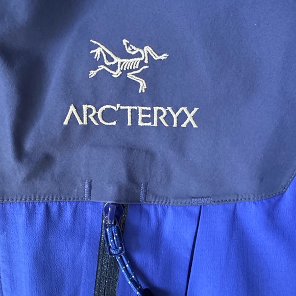 Arc'teryx Vibrant Blue hardshell jacket - vintage in prime condition - women’s L - Picture 2 of 16